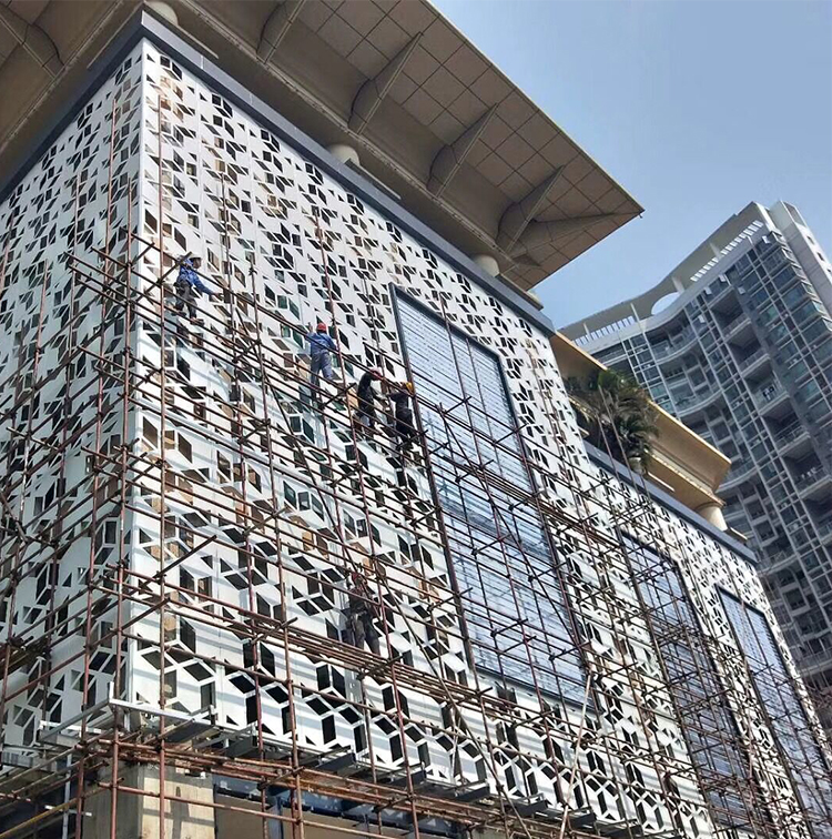 戶外(wài)拉布燈箱安裝1